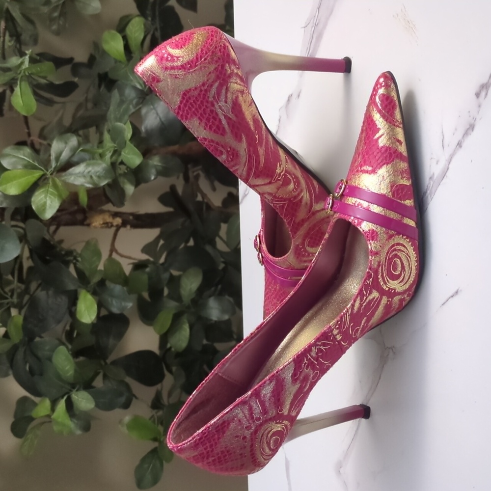 💥SALE💥Splash Pink and Gold Patterned Women's Heels - Picture 9 of 11